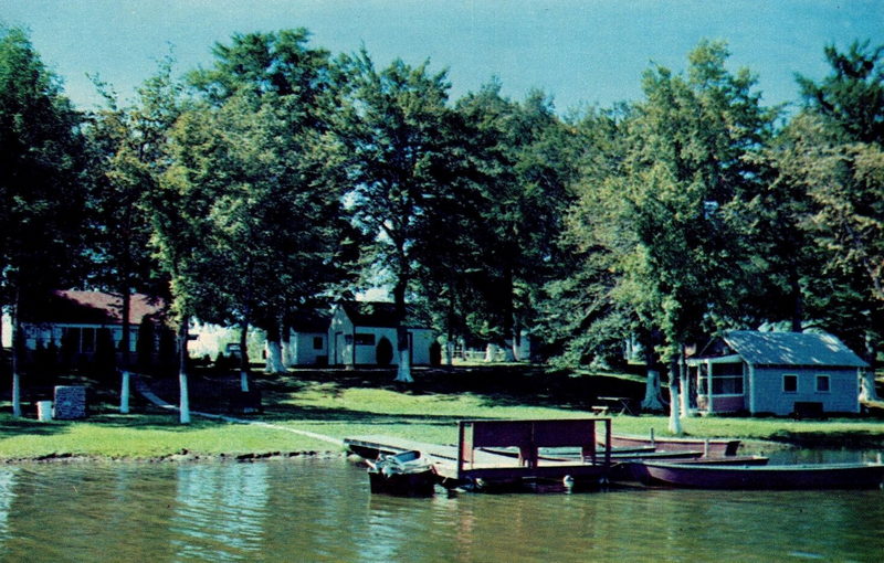 Lone Star Resort - Vintage Postcard